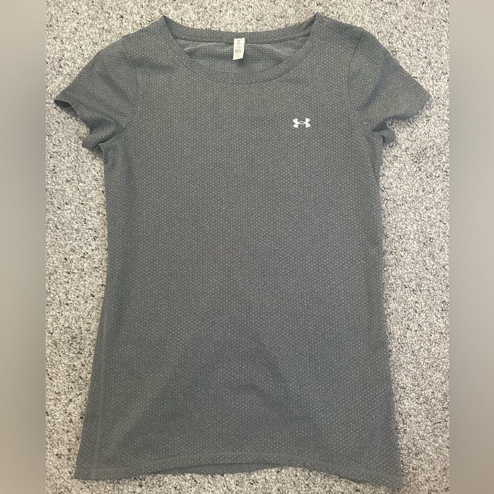 Under Armour Women's Gray athletic Top